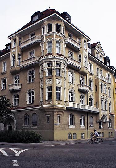 Altschwabinger Baukunst an der Kaulbachstraße.