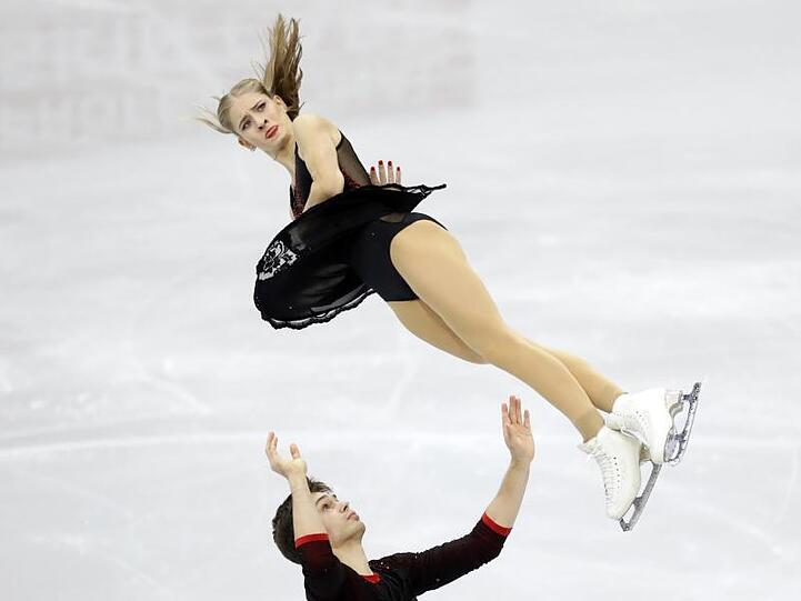 Minerva-Fabienne Hase und Nolan Seegert sind mit Rang zehn im Kurzprogramm in die WM gestartet. Foto (Archiv): Sergei Grits/AP
