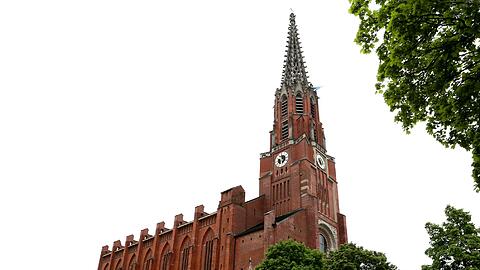 Ludwg I. höchstpersönlich legte damals dan Baustil fest - heute wird die Mariahilfkirche 175 Jahre alt. Klicken Sie sich durch die Fotos.