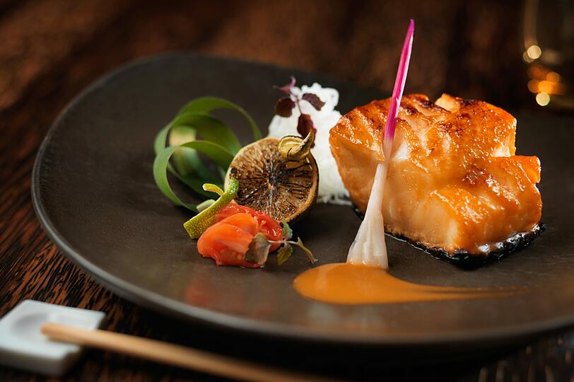 "Chilean Sea Bass Jalapeno Miso" heißt dieses feine Häppchen.