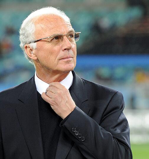 &bdquo;Wir haben zugeschaut, wir haben körperlos gespielt Das ist nicht Fußball, das ist Uwe-Seeler-Traditionsmannschaft, Altherrenfußball. Tut mir leid, wenn ich das so sagen muss. Es ist so. ... Es war eigentlich bis auf das Spiel ein schöner Ausflug&ldquo;.
Die Lyon-Rede von Beckenbauer sollte zur Legende werden. Für viele im Verein stellte sie den Wendepunkt der Saison 2000/2001 dar, an deren Ende die Bayern letztmalig die Champions League gewinnen konnten.