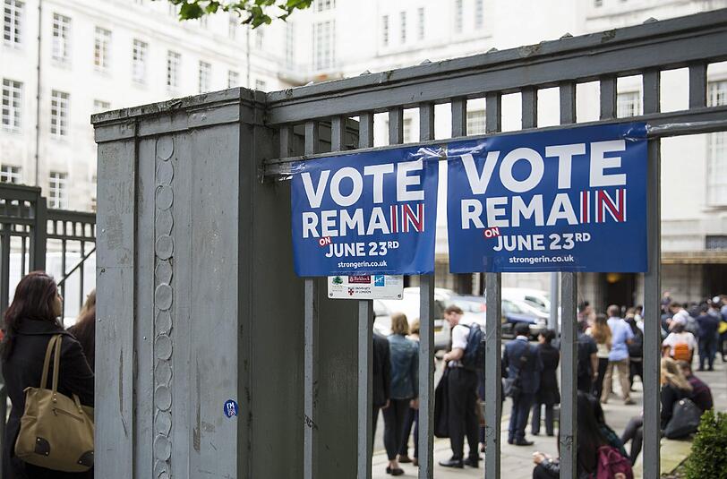 Am "B-Day" (Brexit-Day) öffnen um acht Uhr (MESZ) die Wahllokale, ehe sie 15 Stunden später wieder schließen.