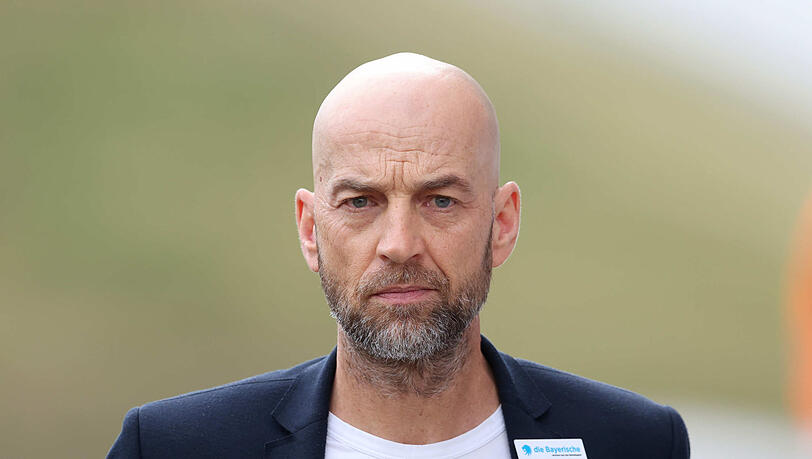 Sorge um seine Frau Tanja: Günther Gorenzel. Sorge um seine Frau Tanja: Günther Gorenzel.