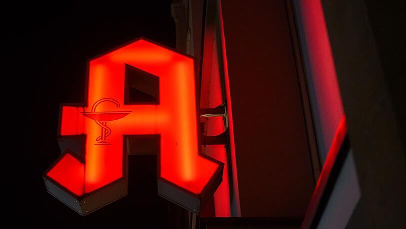 Das Pharmaunternehmen Zentiva hat eine Charge des Medikaments Ibuflam mit dem Wirkstoff Ibuprofen von Gro&szlig;h&auml;ndlern und Apothekern zur&uuml;ckgerufen. (Symbolbild)