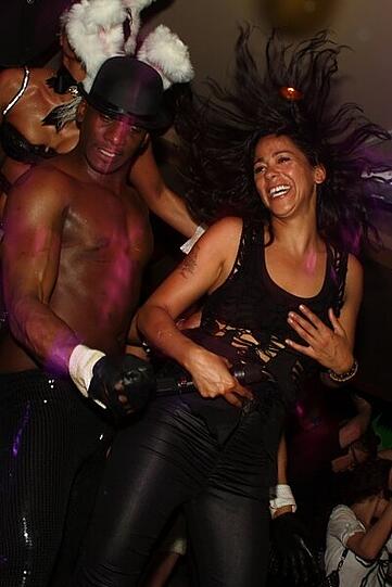 Heiße Häschen hüpften durchs Pacha beim Blub Club am Samstag.