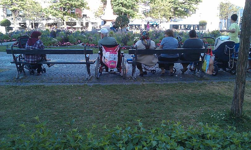 Noch sind nur wenige Leute auf dem Gärtnerplatz unterwegs. Doch das kann sich schnell ändern: An warmen Sommerabenden ist der Platz brechend voll.