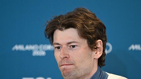 Leagreid musste auch bei der Pressekonferenz Fragen zu seinem Gest&auml;ndnis beantworten.