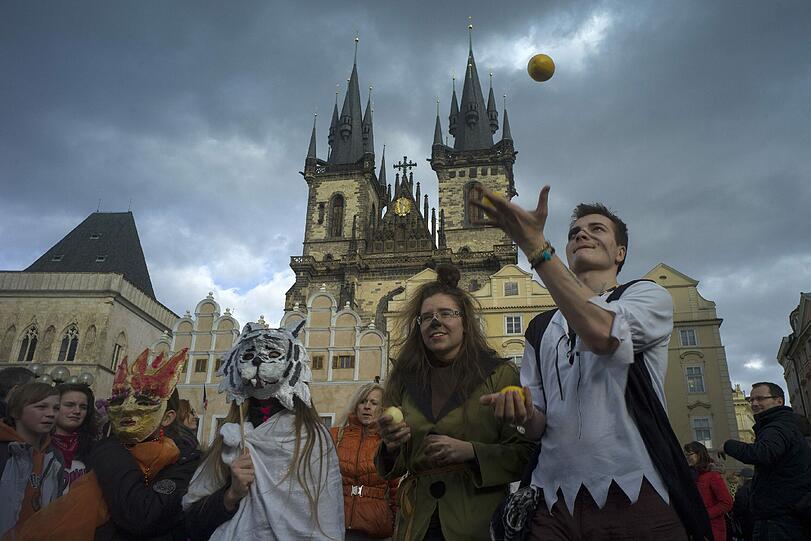 Bei diesem Umzug in Prag wird's altertümlich.
