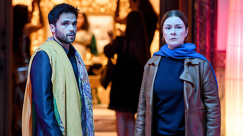 "Die Füchsin: Im goldenen Käfig": Anne Marie Fuchs (Lina Wendel) und Youssef el Kilali (Karim Cherif) auf dem Polterabend