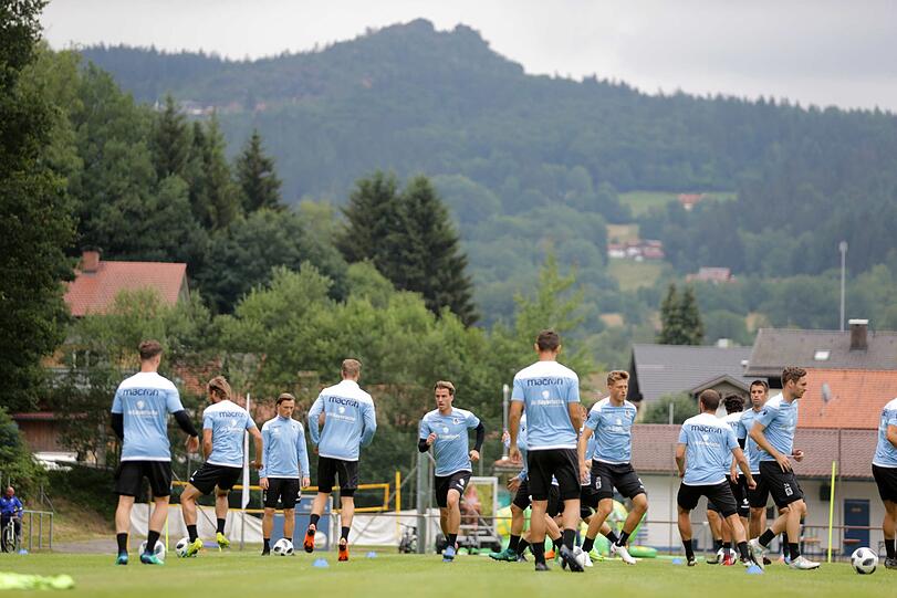 Die Löwen bei ihrer ersten Einheit im Trainingslager in Bodenmais. Die Bilder.