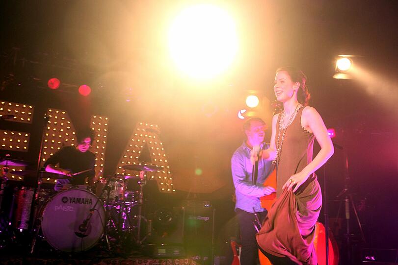 Die süße Lena Meyer-Landrut bei ihrem Auftritt in der Theaterfabrik in München. Die Bilder vom Konzert