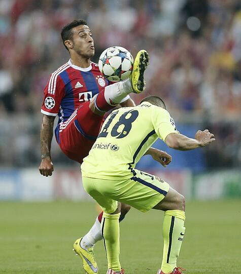 Peps Lieblingsspieler Thiago Alcantara hat noch Kontrakt bis Sommer 2017, sein Schicksal ist aber eng an das von Guardiola geknüpft. Dürfte seinem Trainer zu einem neuen Verein folgen.