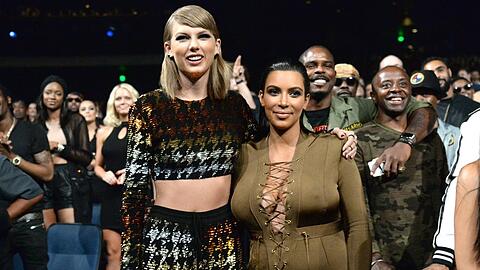 Taylor Swift und Kim Kardashian, hier bei den MTV Video Music Awards 2015, k&ouml;nnen sich seit Jahren nicht ausstehen.