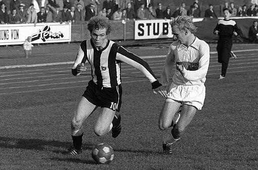 Uli Hoeneß: Mit 18 kickte der blonde Flügelflitzer für die TSG Ulm 1846, hier 1970 im Test gegen den VfB Stuttgart.