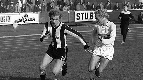 Uli Hoeneß: Mit 18 kickte der blonde Flügelflitzer für die TSG Ulm 1846, hier 1970 im Test gegen den VfB Stuttgart.