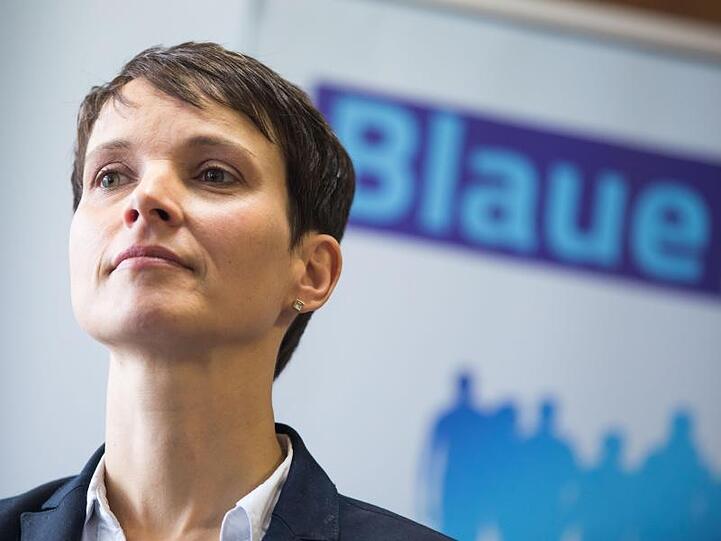 Die ehemalige AfD-Chefin Frauke Petry spricht bei einer Diskussionsveranstaltung. Foto: Frank Rumpenhorst/Archivbild