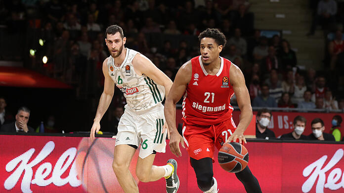 Ausgezeichnet: Bayern-Star Augustine Rubit (r.).