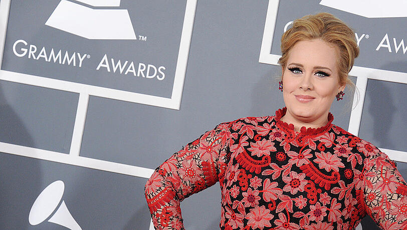 Adele bei den Grammy-Awards 2013 - auch damals kam sie alleine Adele bei den Grammy-Awards 2013 - auch damals kam sie alleine