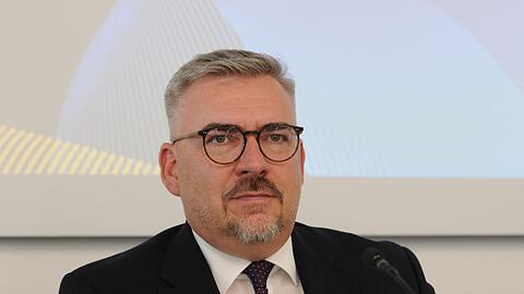 Tabaklobbyist Jan M&uuml;cke h&auml;lt nichts von deutlich h&ouml;heren Tabaksteuern.
