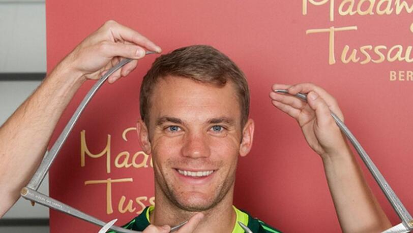 Beim sogenannten "Sitting": Manuel Neuer Beim sogenannten "Sitting": Manuel Neuer