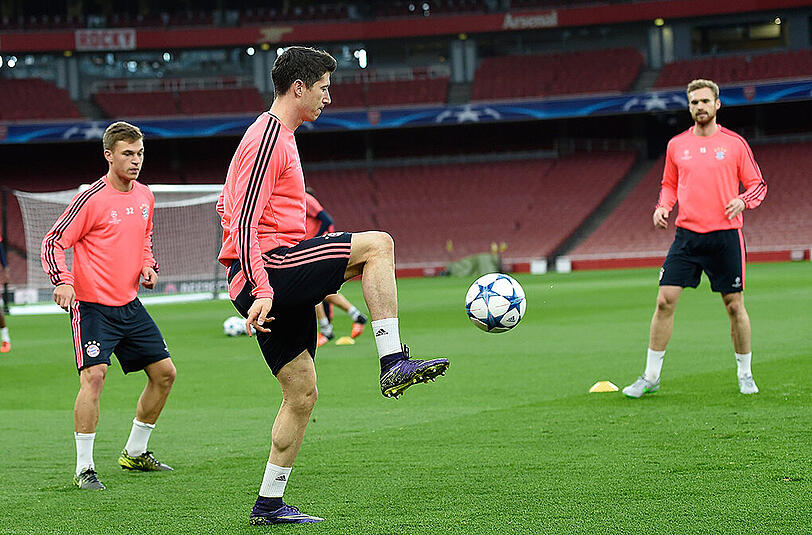 Die Bayern beim Abschlusstraining in London. Am Dienstag geht es im dritten Gruppenspiel der Champions League gegen den FC Arsenal. Klicken Sie sich durch die Bilder.