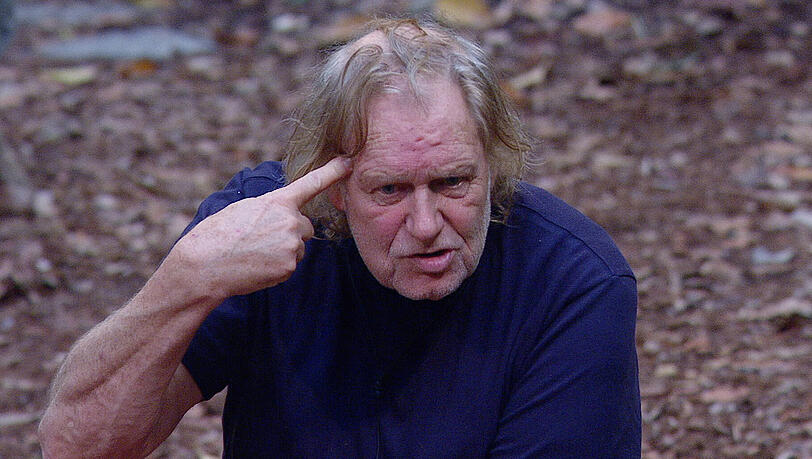 Gerüchten zufolge wird Gunter Gabriel das Dschungelcamp am Dienstagabend verlassen. Gerüchten zufolge wird Gunter Gabriel das Dschungelcamp am Dienstagabend verlassen.