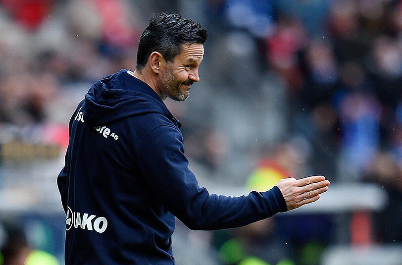 Nachdenklich: Trainer Dirk Schuster.