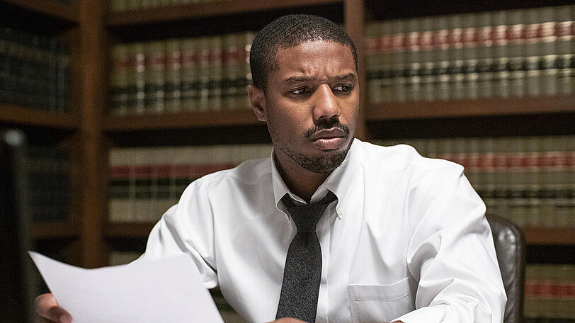 Anwalt Bryan Stevenson (Michael B. Jordan) nimmt sich einen Fall vor, den er eigentlich nur verlieren kann