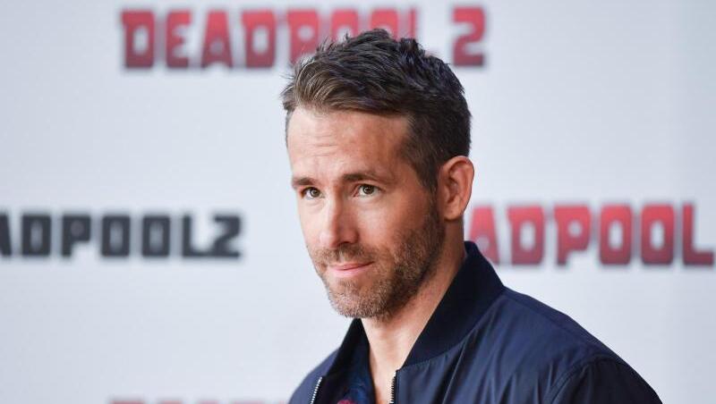 Der Schauspieler Ryan Reynolds hat dem Thriller "Joker" zum Kassenerfolg gratuliert. Der Schauspieler Ryan Reynolds hat dem Thriller "Joker" zum Kassenerfolg gratuliert.
