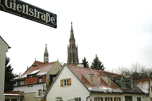Straßenschilder: Kaum jemand, der nicht schon einmal danach gefragt hat, wo der Name der Straße herkommt, in der er wohnt.