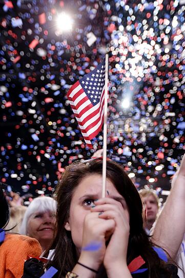 Barack Obama bleibt für vier weitere Jahre US-Präsident: Hier sehen Sie die emotionalen Bilder aus der langen US-Wahlnacht.