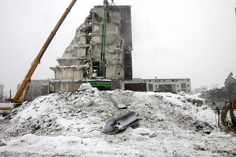Das "Holiday Inn" wird abgerissen. Die Bilder von der Baustelle