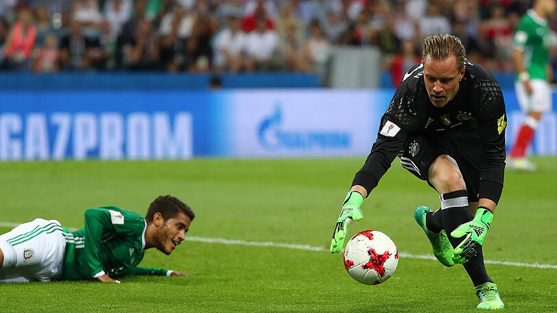 Marc-Andre ter Stegen: Note 2. Stand zum dritten Mal in Folge im Tor. Starke Fußabwehr gegen dos Santos (33.), verkürzte den Winkel gut bei Chicharitos Großchance (36.). Tolle Reaktion nach einem Marquez-Kopfball (84.). Einmal musste die Latte für ihn retten (75.). Beim Gegentor chancenlos.