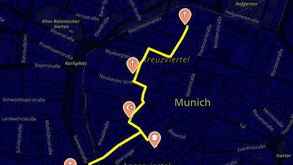 So verläuft die Route der Friedenskette: Salvatorkirche Salvatorstaße, Kardinal-Faulhaber-Straße, Promenadeplatz, Karmelitterstraße, Ettstraße, St. Michael Neuhauser Straße, Färbergraben, Münchner Forum für Islam Hotterstraße, Hackenstraße, Synagoge Ohel Jakob St.-Jakobs-Platz, Hackenstraße, Sendlingerstrasse, Sendlinger-Tor-Platz, St. Matthäus Nussbaumstraße So verläuft die Route der Friedenskette: Salvatorkirche Salvatorstaße, Kardinal-Faulhaber-Straße, Promenadeplatz, Karmelitterstraße, Ettstraße, St. Michael Neuhauser Straße, Färbergraben, Münchner Forum für Islam Hotterstraße, Hackenstraße, Synagoge Ohel Jakob St.-Jakobs-Platz, Hackenstraße, Sendlingerstrasse, Sendlinger-Tor-Platz, St. Matthäus Nussbaumstraße