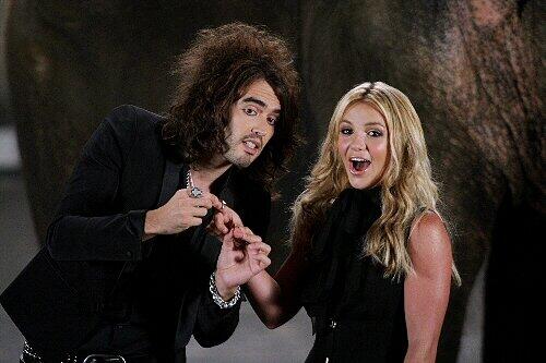Spears im MTV-Werbespot mit Komiker Russel Brand