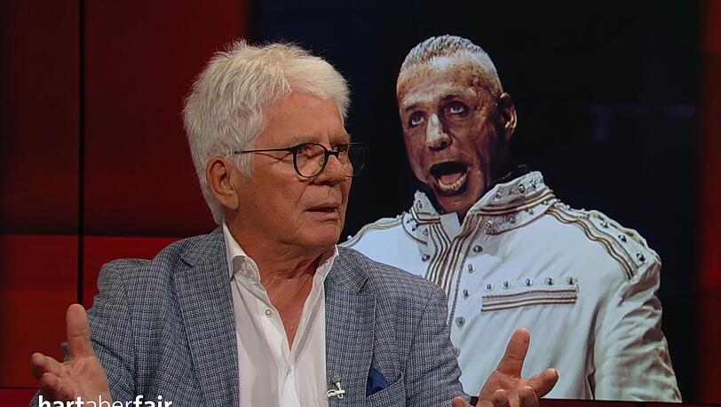 Ex-Musikmanager Thomas Stein hält Rammstein-Sänger Till Lindemann für vorverurteilt und sieht "Riesengefahr, dass die Band auseinanderfällt". Ex-Musikmanager Thomas Stein hält Rammstein-Sänger Till Lindemann für vorverurteilt und sieht "Riesengefahr, dass die Band auseinanderfällt".