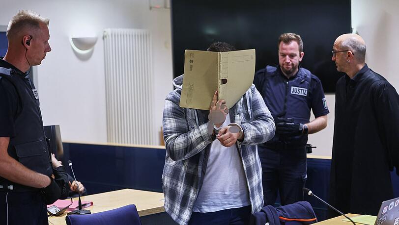 Der Prozess beginnt unerwartet.