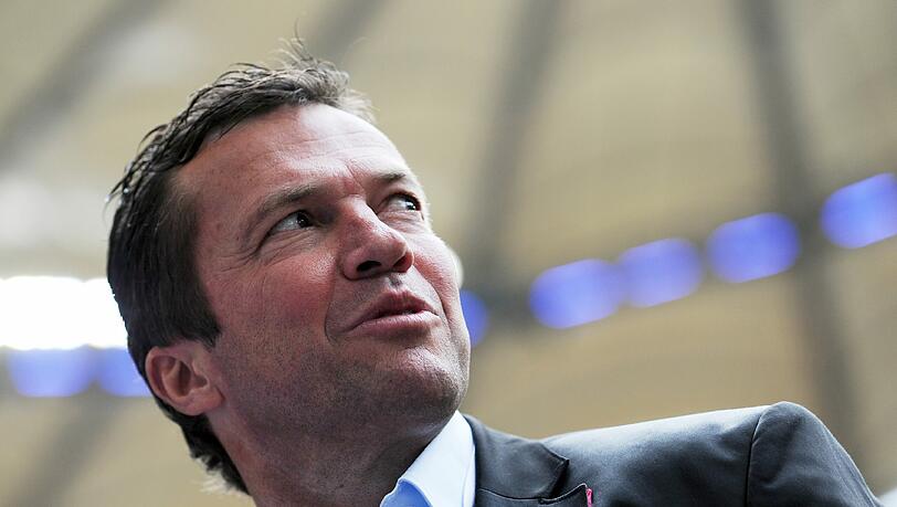 Lothar Matthäus glaubt, dass Bastian Schweinsteiger seine Spielweise ändern muss Lothar Matthäus glaubt, dass Bastian Schweinsteiger seine Spielweise ändern muss