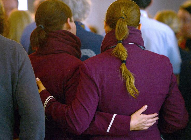 In ganz Deutschland gedenken die Menschen um 10.53 den Verstorbenen des Flugzeug-Unglücks.