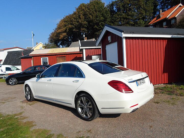 Der Mercedes S 500 Plug-in-Hybrid: Nur die Aufschrift am Heck und die zusätzliche Klappe in der hinteren Stoßstange weisen auf die zusätzliche Kraftquelle in Form eines dicken Akkus im Kofferraum hin.