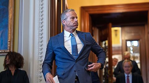 Das Gesetz passierte den Senat nur mit hauchdünner Mehrheit - die Republikaner werden in der Kammer von John Thune angeführt.