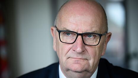 Brandenburgs Regierungschef Dietmar Woidke (SPD) äußerte sich zur Debatte über die SPD-Verfassungsrichterkandidatin Frauke Brosius-Gersdorf. (Archivbild)