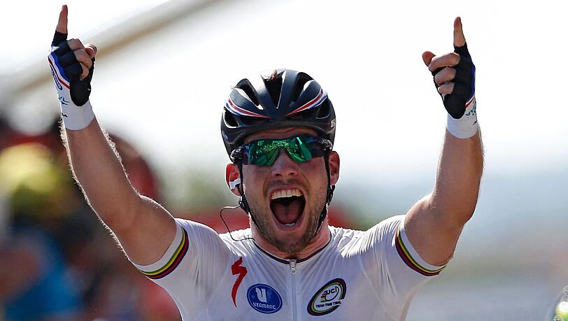 Der Brite Mark Cavendish feiert seinen Sieg in der 13. Etappe der 100. Tour de France. Der Brite Mark Cavendish feiert seinen Sieg in der 13. Etappe der 100. Tour de France.