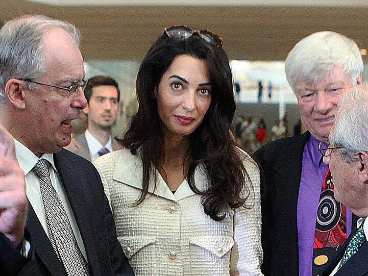Amal Clooney in Griechenland auf einer Geschäftsreise