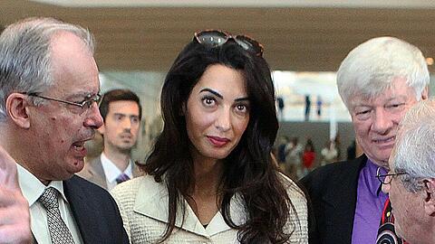 Amal Clooney in Griechenland auf einer Geschäftsreise