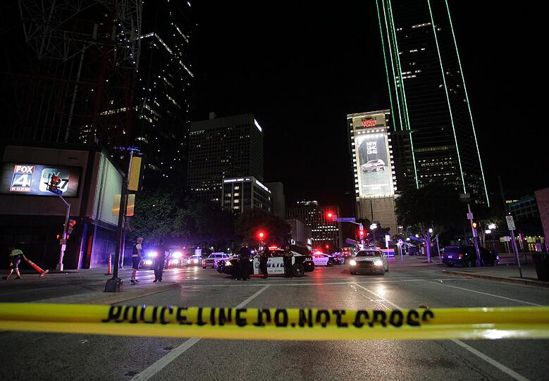 In Dallas wurden mehrere Polizisten bei einem Scharfschützen-Angriff getötet.