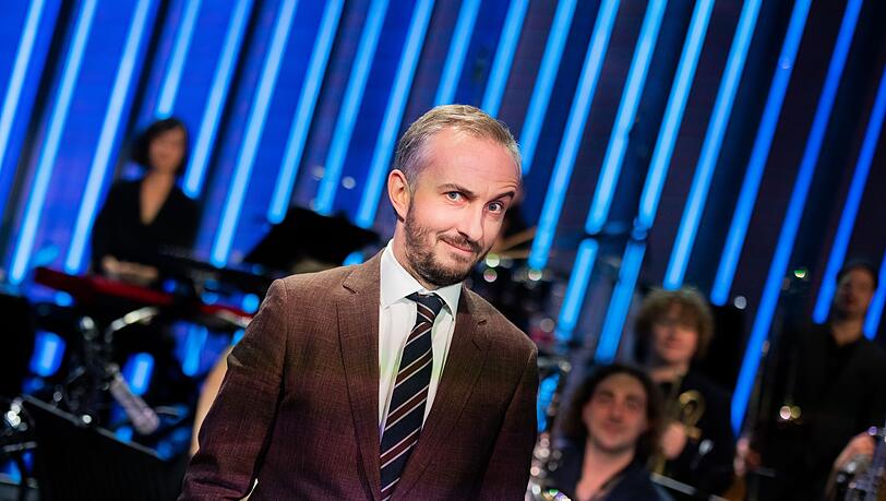 Im skurrilen Champagner-Streit mit dem TV-Moderator Jan Böhmermann droht dem umstrittenen AfD-Politiker Maximilian Krah eine Niederlage. (Archivbild)