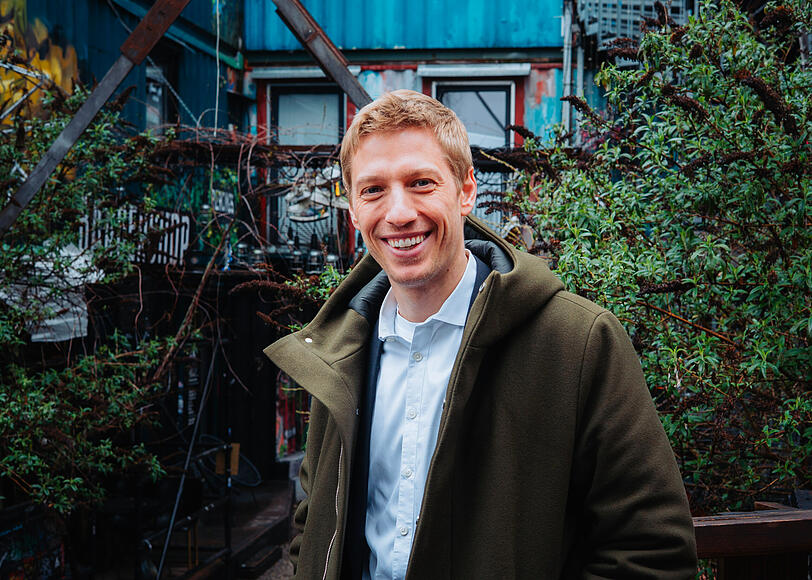 Dominik Krause von den Grünen will einen Aufbruch für München. Das hat er der AZ auf dem Gelände des Bahnwärter Thiel gesagt.