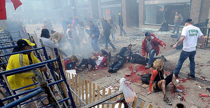 Drei Tote und mehr als 140 Verletzte - Bilder vom Bombenterror in Boston