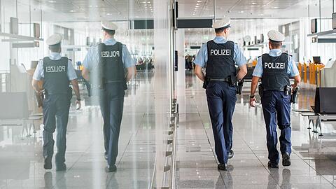 Die Bundespolizei hatte in der Nacht auf Dienstag alle Hände voll zu tun. (Symbolbild)
